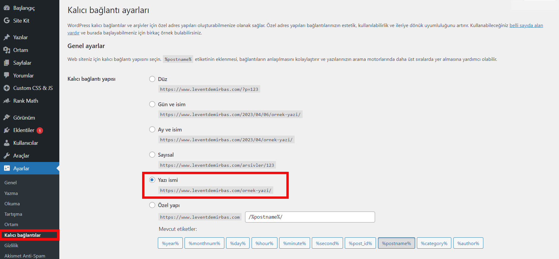 SEO dostu URL'ler. Sayfanın içeriğini açıkça açıklayan kelimeler içerir ve hem insanlar hem de arama motorları tarafından okunması kolaydır.