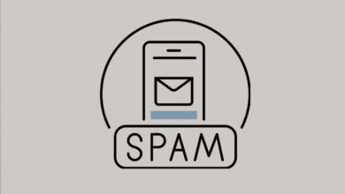 Akismet, WordPress için bir yorum spam filtreleme hizmetidir. Automattic Akismet'in arkasındaki şirkettir. WordPress'in kurucu ortağı Matt Mullenweg tarafından kurulmuştur.   Akismet, blog yorumlarını inceler ve algoritmalarını kullanarak istenmeyen e-postaları filtreler. Algoritma, hatalarından ve diğer web siteleri tarafından gerçekleştirilen işlemlerden ders alır.