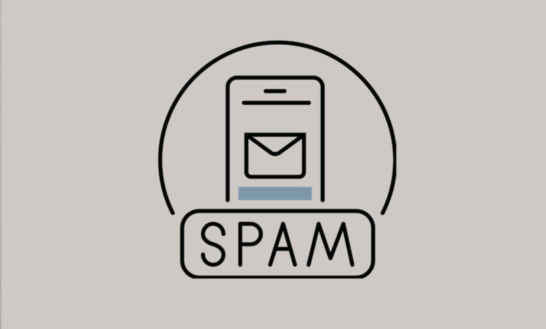 Akismet, WordPress için bir yorum spam filtreleme hizmetidir. Automattic Akismet'in arkasındaki şirkettir. WordPress'in kurucu ortağı Matt Mullenweg tarafından kurulmuştur.   Akismet, blog yorumlarını inceler ve algoritmalarını kullanarak istenmeyen e-postaları filtreler. Algoritma, hatalarından ve diğer web siteleri tarafından gerçekleştirilen işlemlerden ders alır.